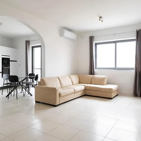 Apartman Large Swieqi Is-Swieqi