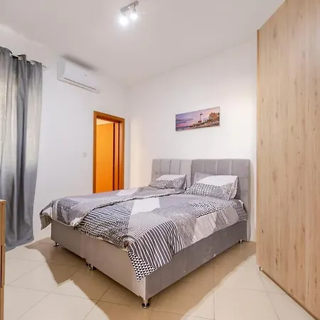 Apartman Large Swieqi