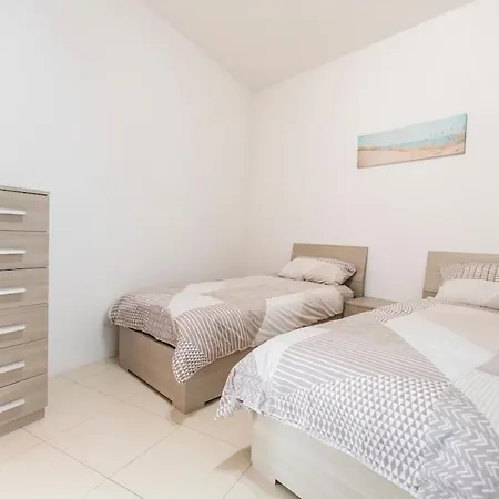 Large Swieqi *