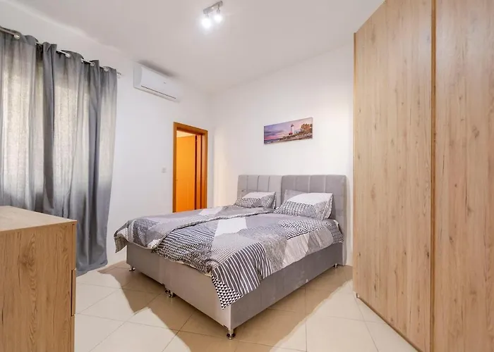 Apartment Large Swieqi
