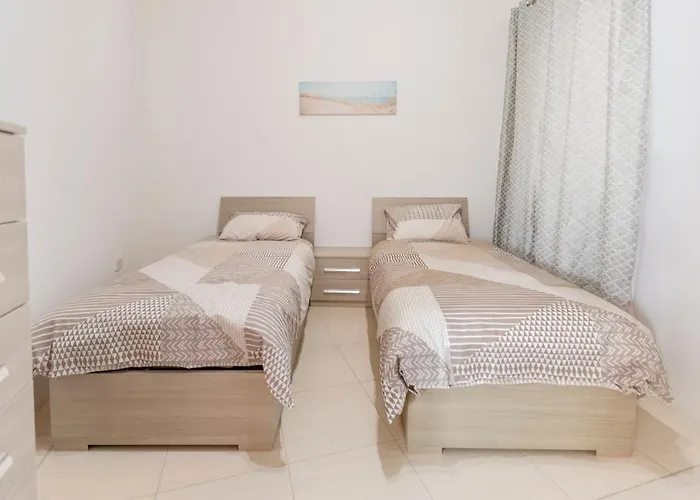 Large Swieqi Apartament Is-Swieqi