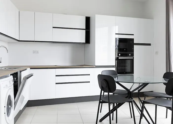 Large Swieqi Apartment